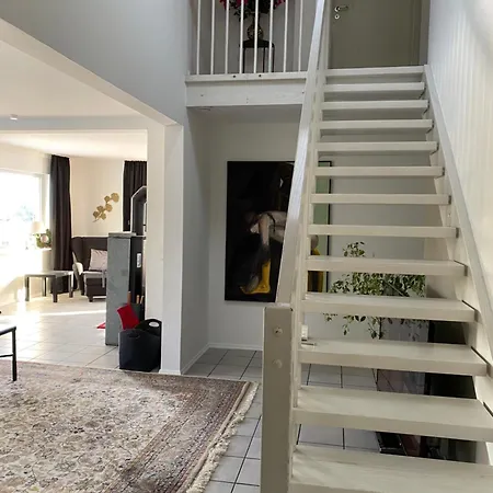 Dom wakacyjny Rhoenschoen *